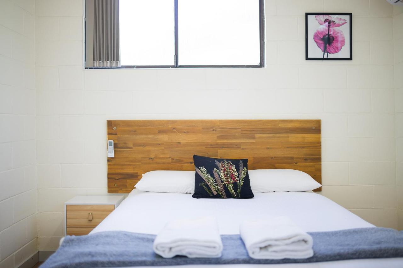 Plainsman Motel